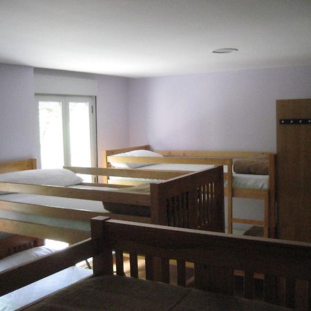 Albergue Turistico Rio Aragon Canfranc Esterno foto