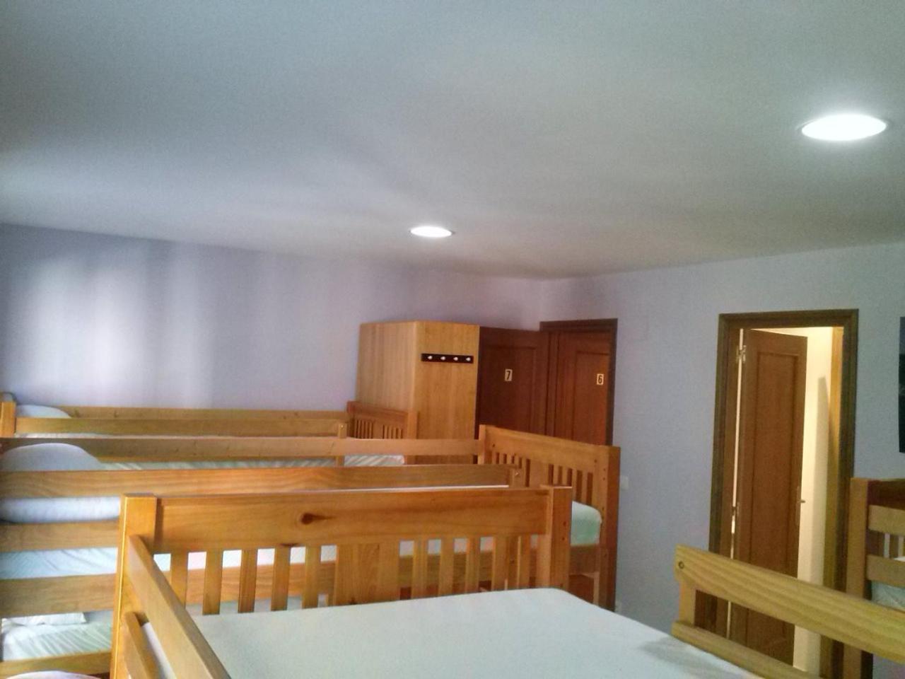 Albergue Turistico Rio Aragon Canfranc Esterno foto
