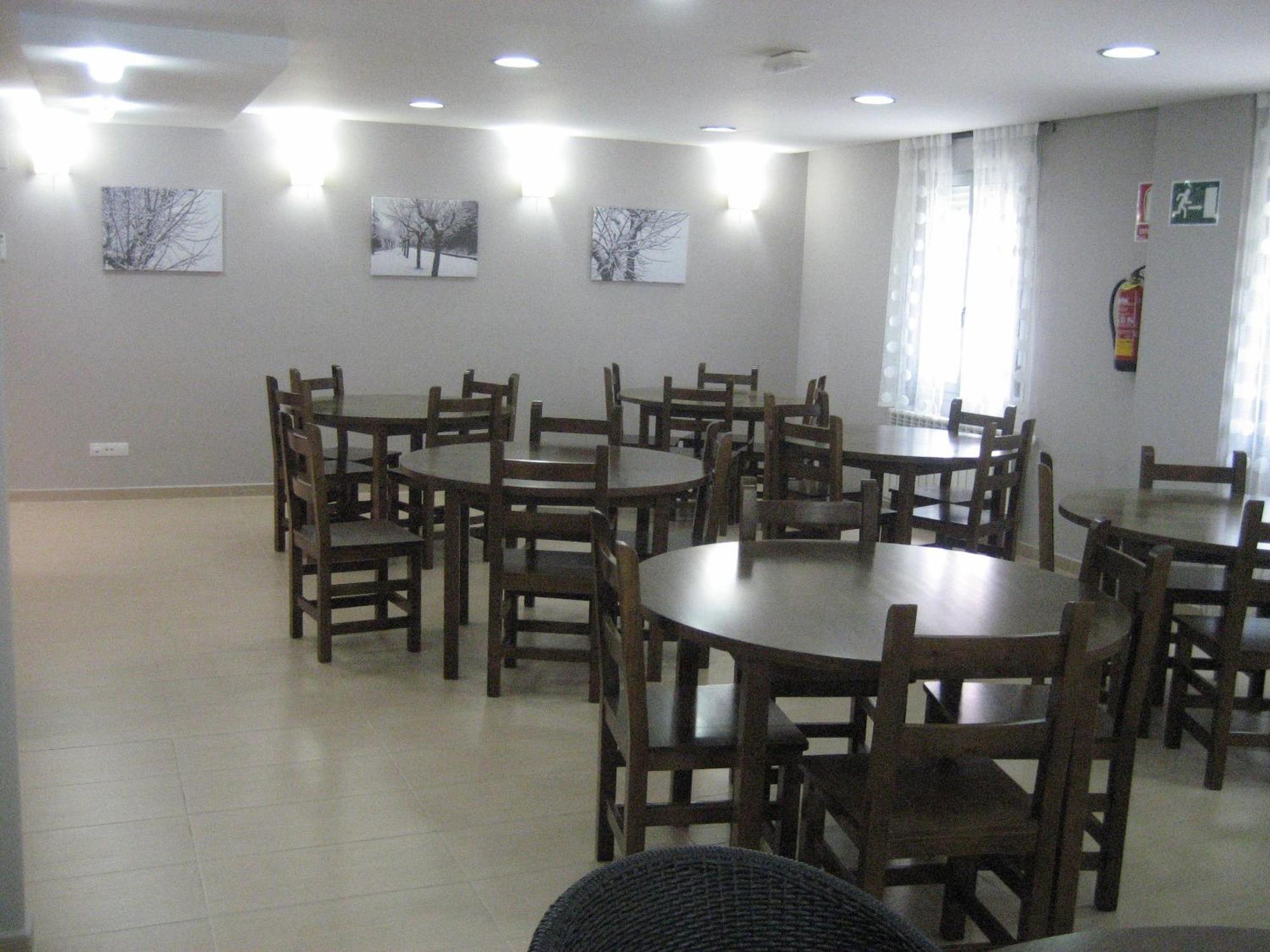 Albergue Turistico Rio Aragon Canfranc Esterno foto